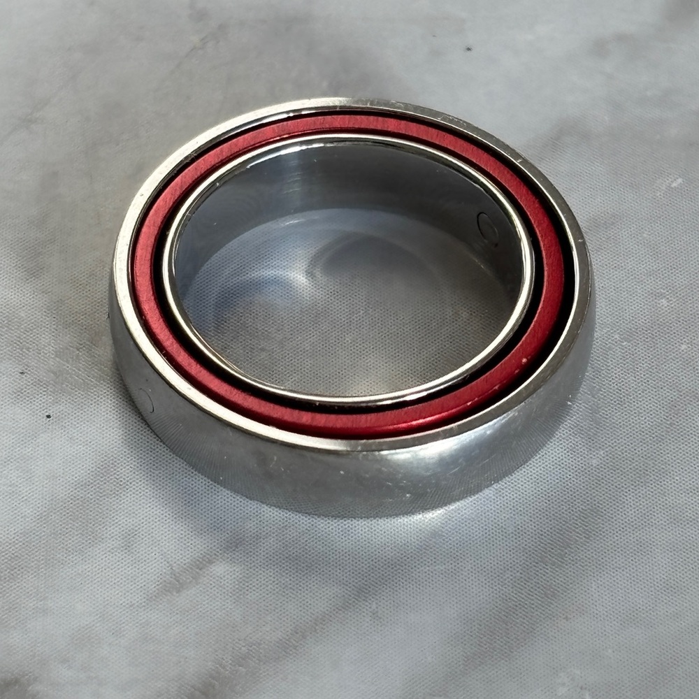 Swatch Bijoux Swivelling Ring of 3 Layered Bands with Red